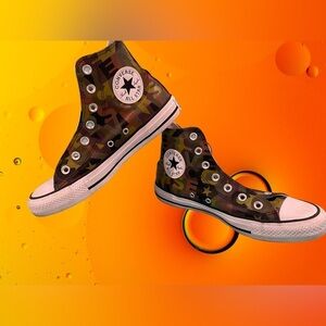 Camo Chuck Taylor Converse All Stars.  Mens size 5, women’s 7